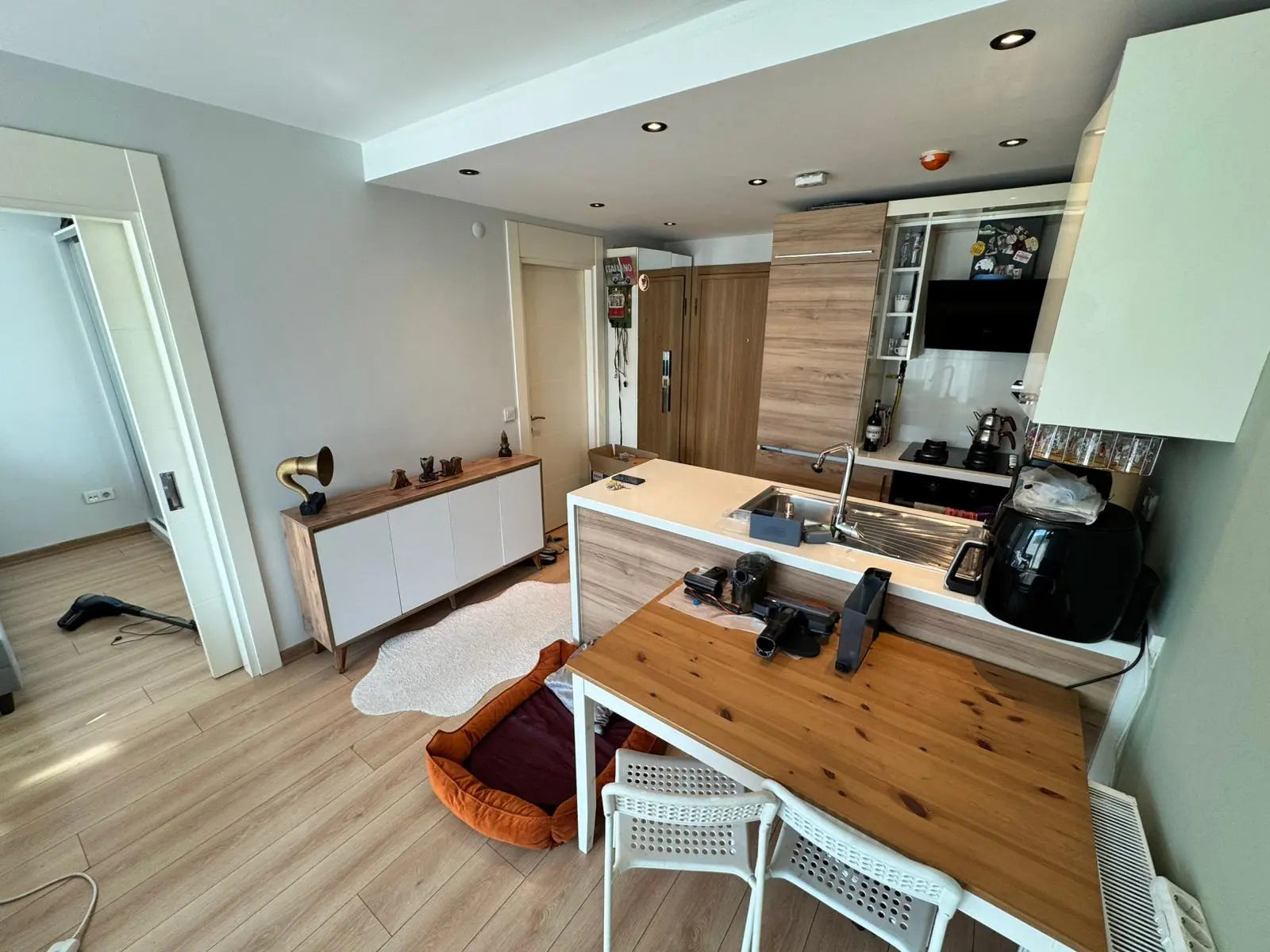 Modern kitchen